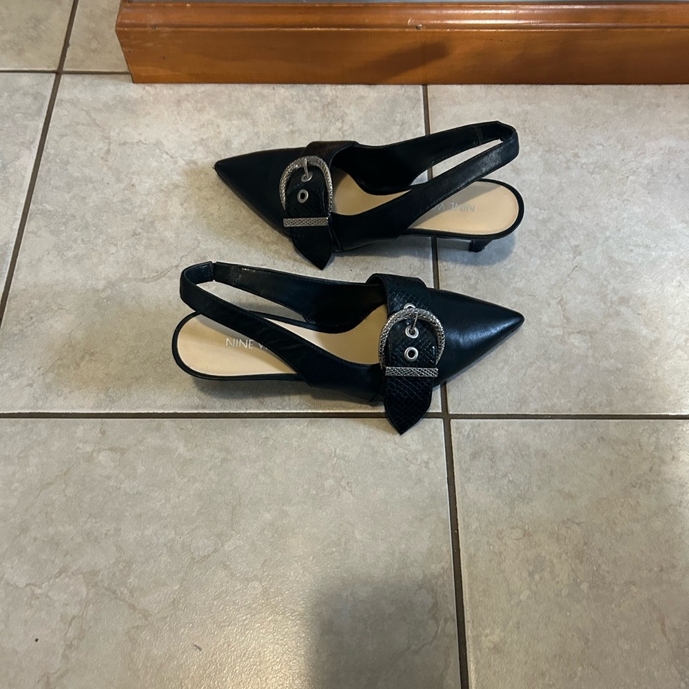Elegant Black Slingback Heels - Picture 7 of 8